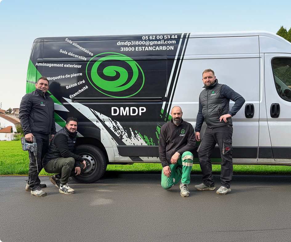 photo de l'équipe professionnels DMDP spécialiste en revêtements  de sols intérieurs et extérieurs à Estancarbon près de Saint-Gaudens en Haute-Garonne 31