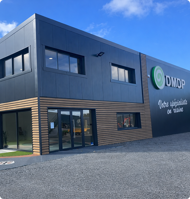 photo du bâtiment et du showroom de l'entreprise DMDP à Estancarbon près de Saint-Gaudens en Haute-Garonne 31