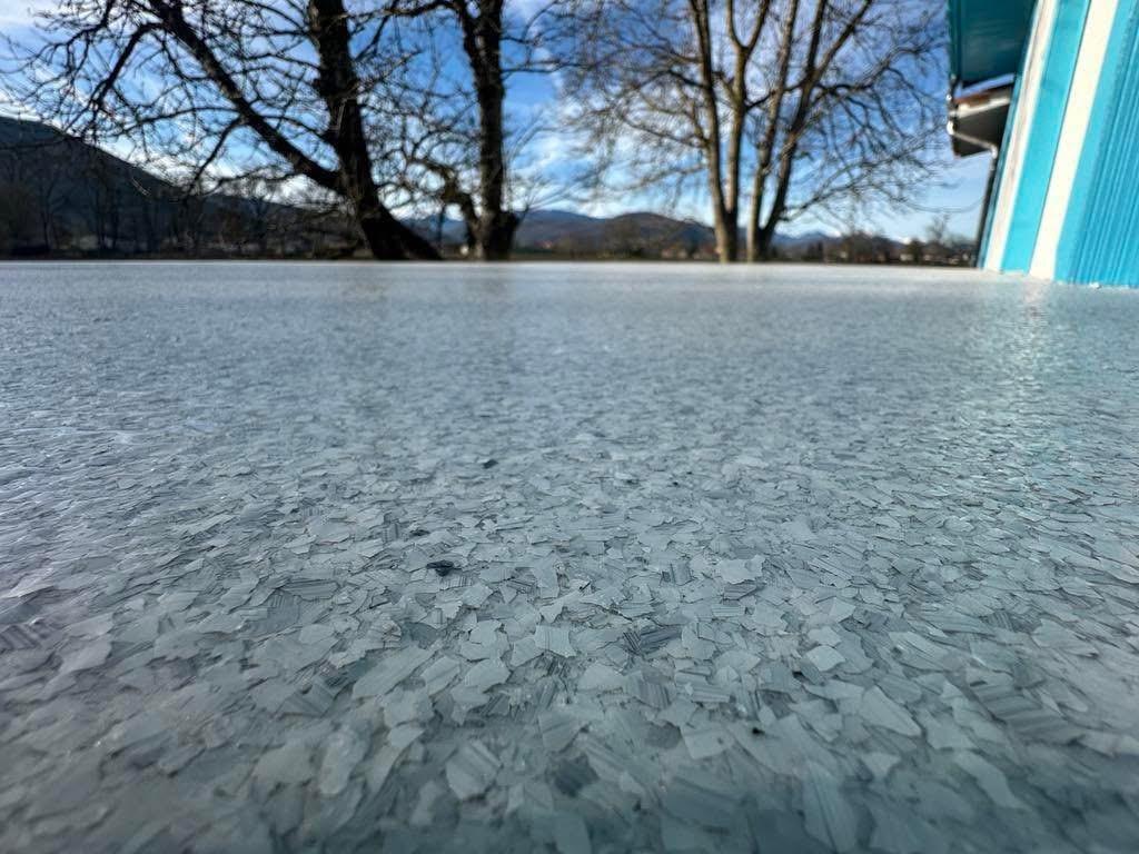 Rénovation de vos sols en résine pailletée / flake carrossable intérieurs ou extérieurs