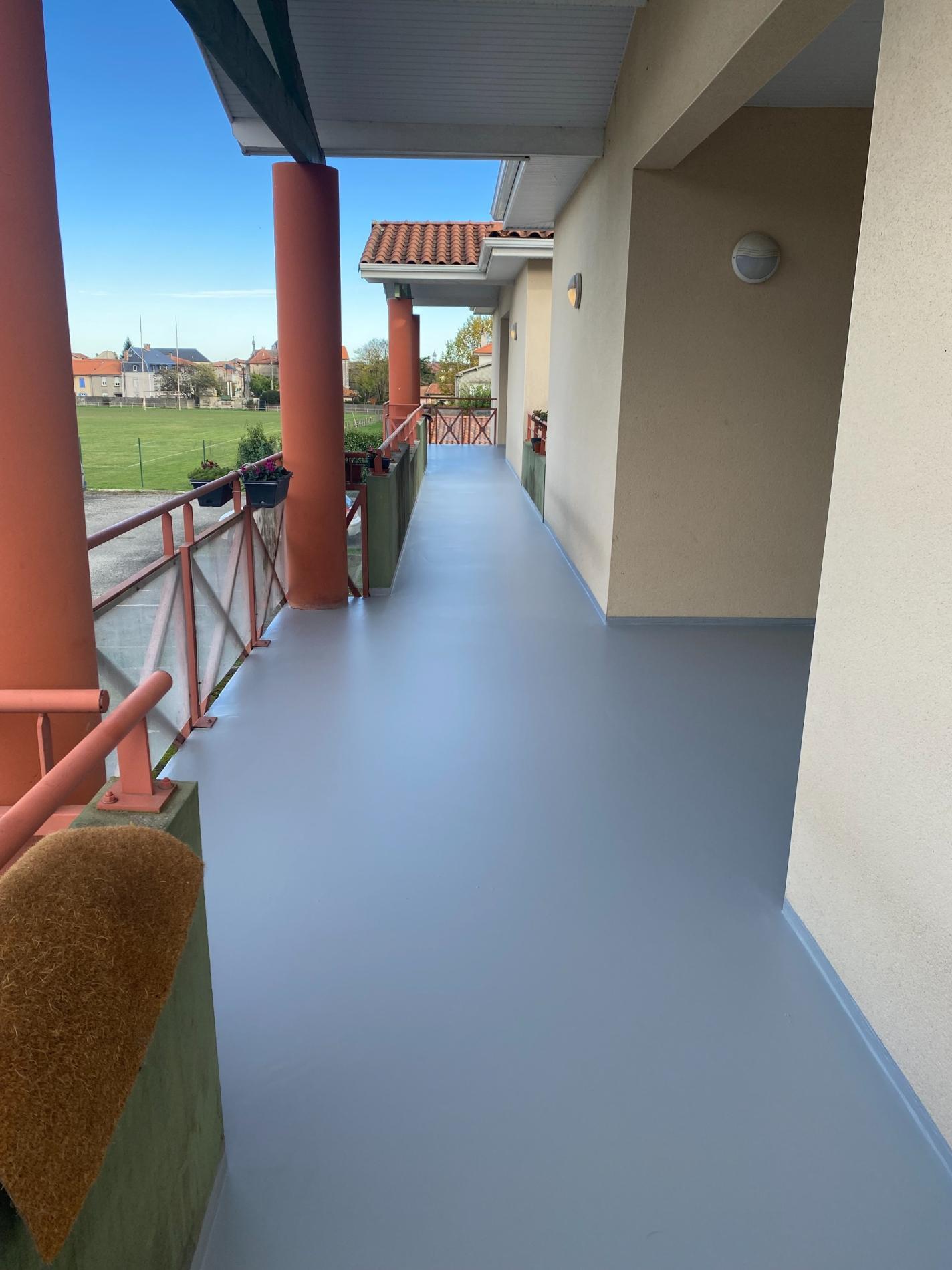 Réalisation d'étancheités liquides en résine pour particuliers et professionnels